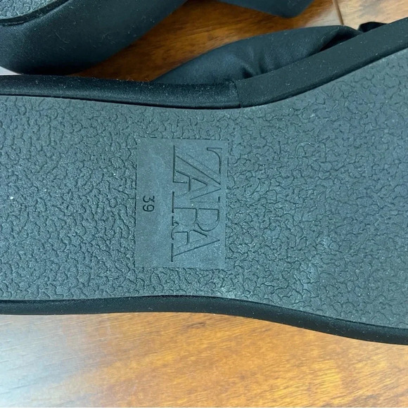 Zara Criss Cross Black Platform Slip on Sandals Size 39 US 9 - Picture 4 of 4